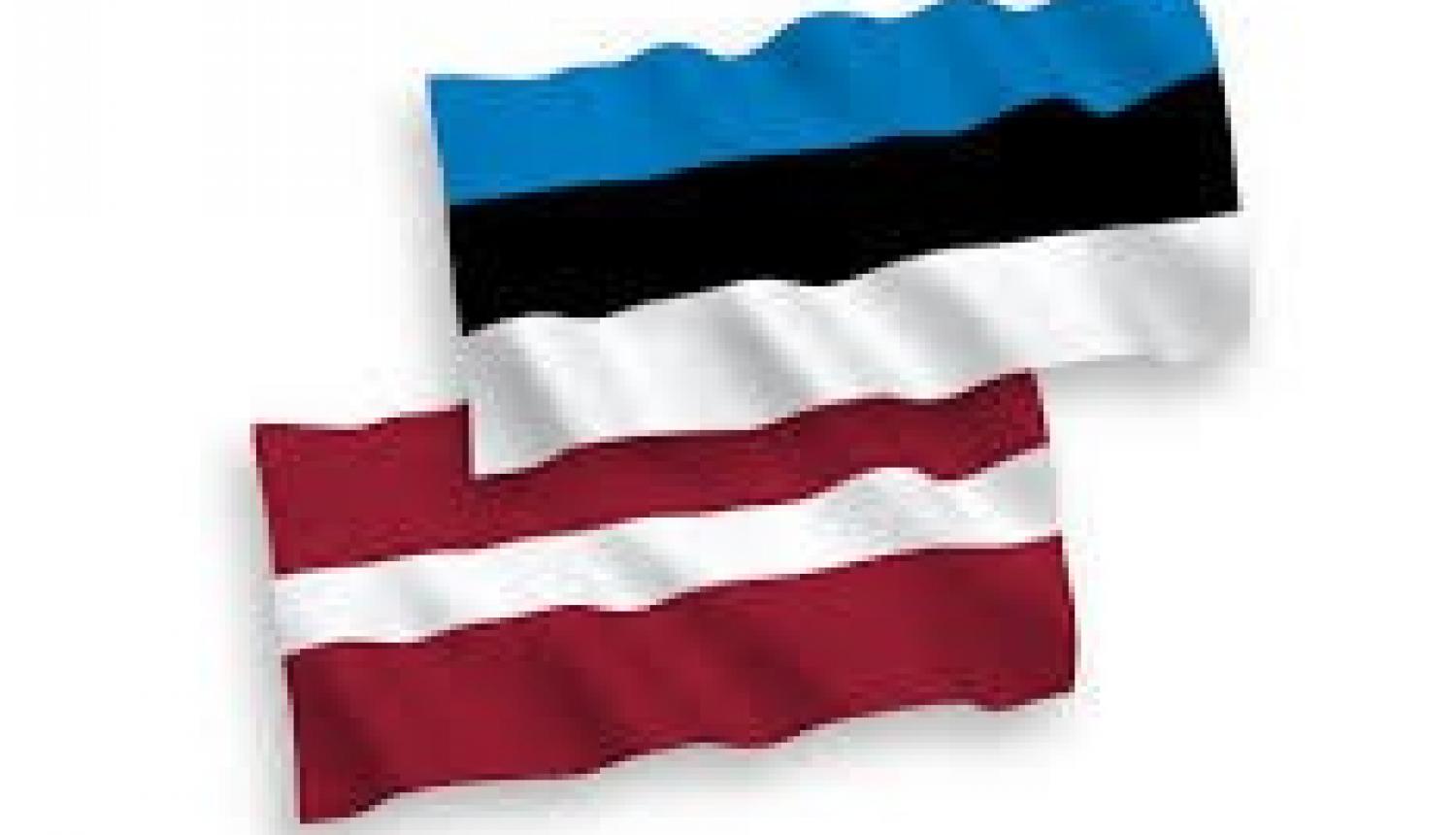 FOTO: Latvijas un Igaunijas karogi
