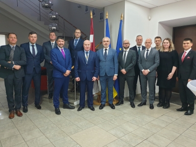 FOTO: VRS sakaru virsnieks Ukrainā