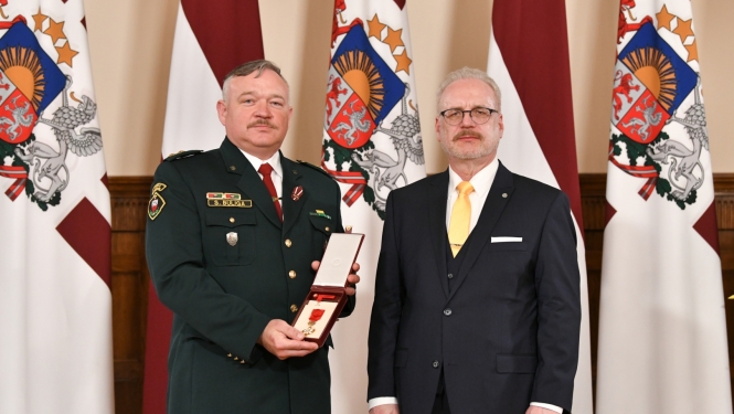 Robežsargi saņem valsts augstāko apbalvojumu