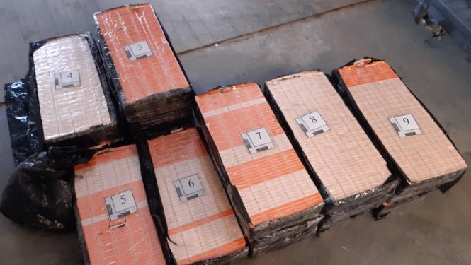 Robežsargi izņem 79 000 kontrabandas cigarešu
