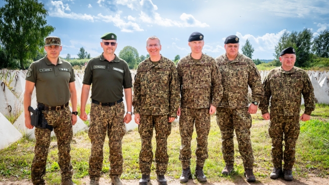 FOTO: Valsts prezidents apmeklē robežu