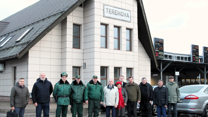 FOTO: Deutātu un VRS pārstāvji kopbildē