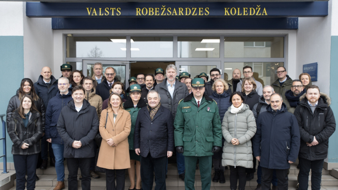 FOTO: Ārvalstu pārstāvniecību delegācijas apmeklē Valsts robežsardzi