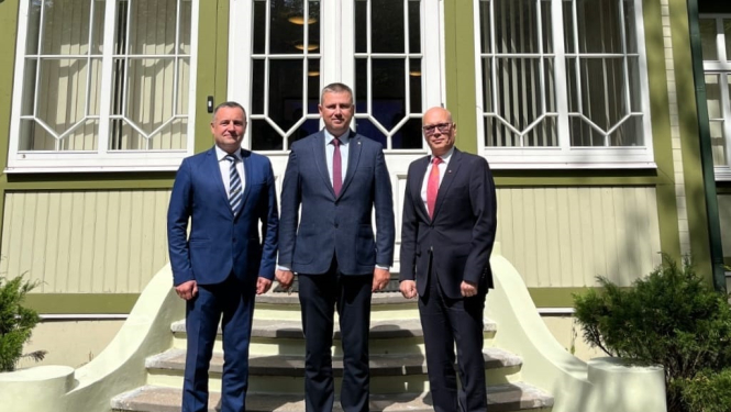 Tiekas Latvijas un Lietuvas kolēģi