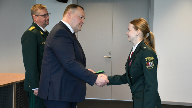 FOTO: Robežsargi saņem apbalvojumus Iekšlietu ministrijā
