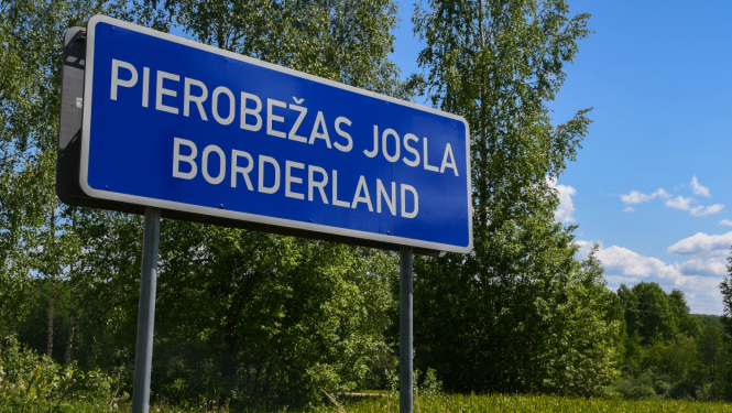FOTO: Uzraksts pierobežas josla