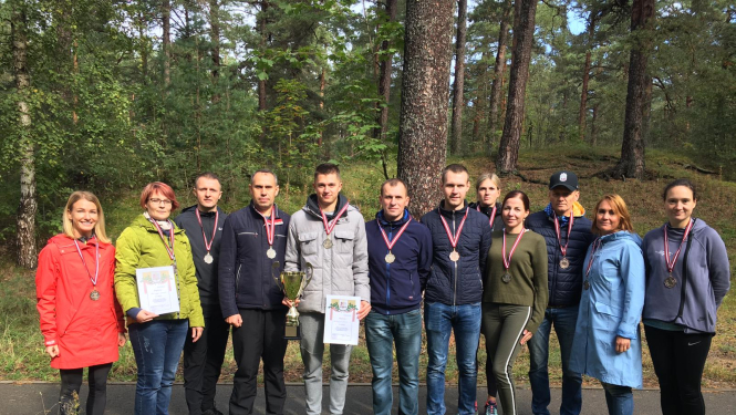 FOTO: Valsts robežsardzes čempionāta vieglatlētikas krosā dalībnieku kopbilde