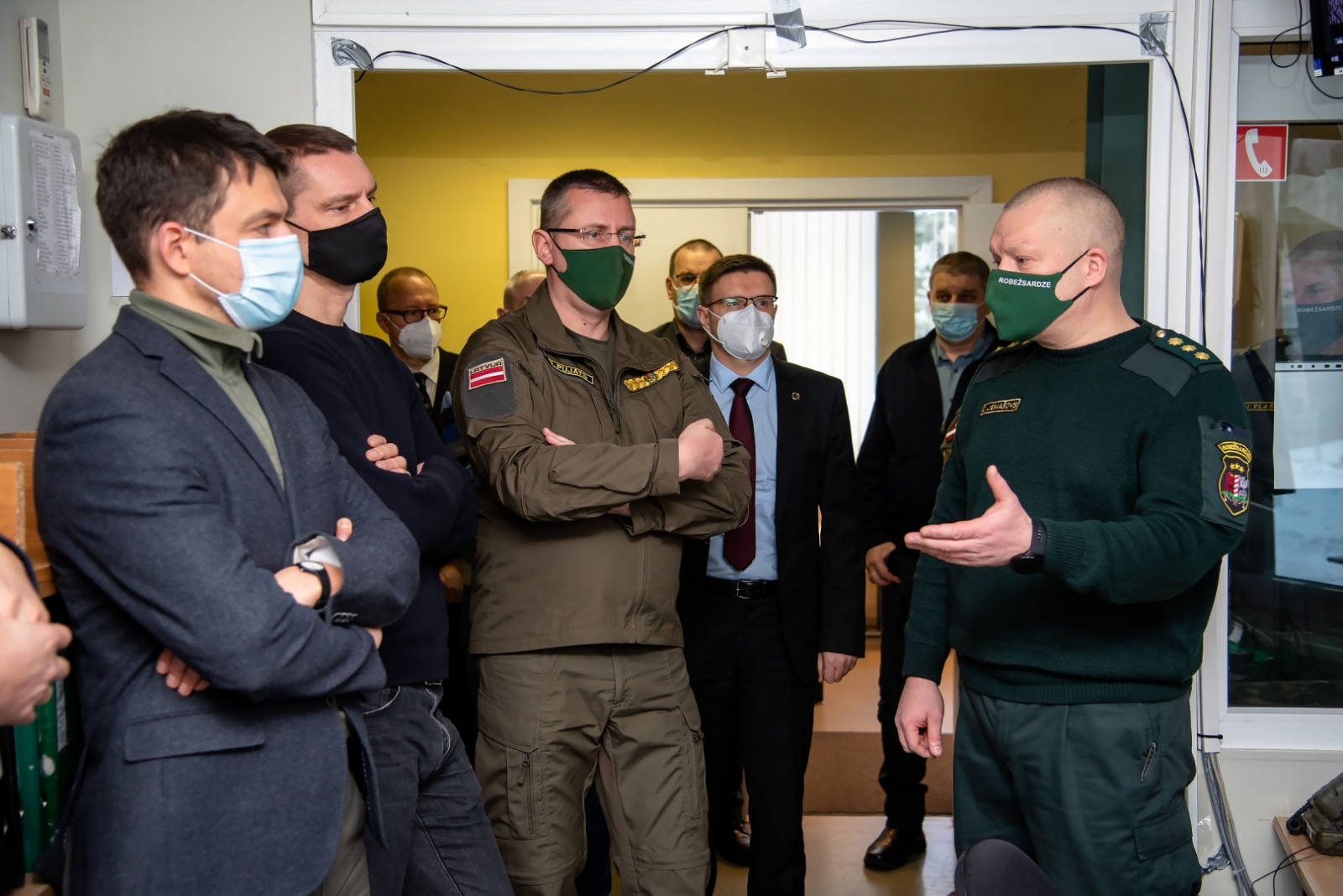 FOTO: Deputāti kopsēdē apmeklēja Latvijas-Baltkrievijas robežu