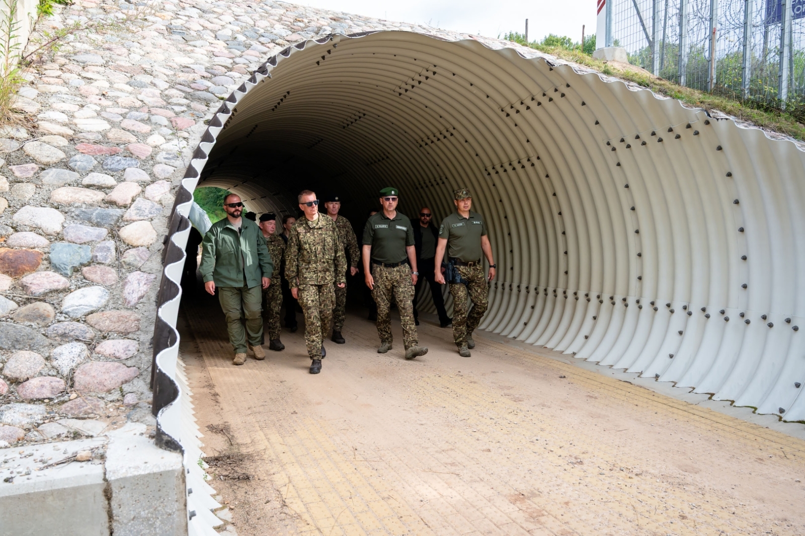 FOTO: Valsts prezidents apmeklē robežu