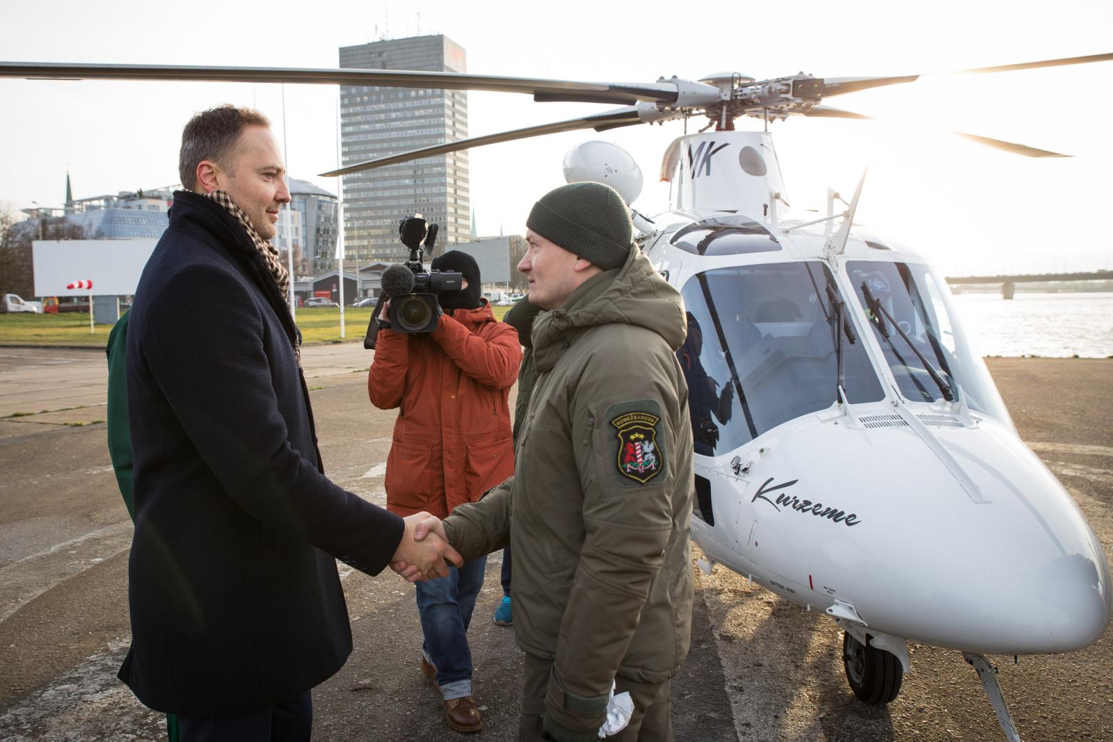 FOTO: Jauno VRS helikopteru un kuteru svinīgais pasākums