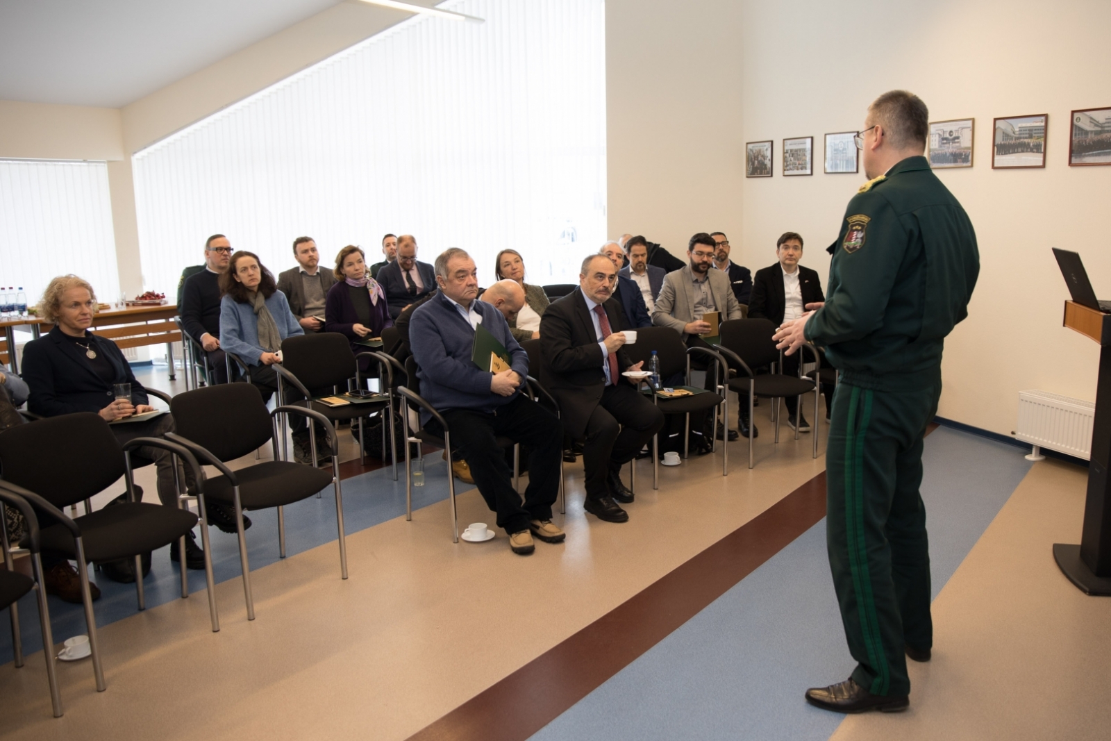 FOTO: Ārvalstu pārstāvniecību delegācijas apmeklē Valsts robežsardzi