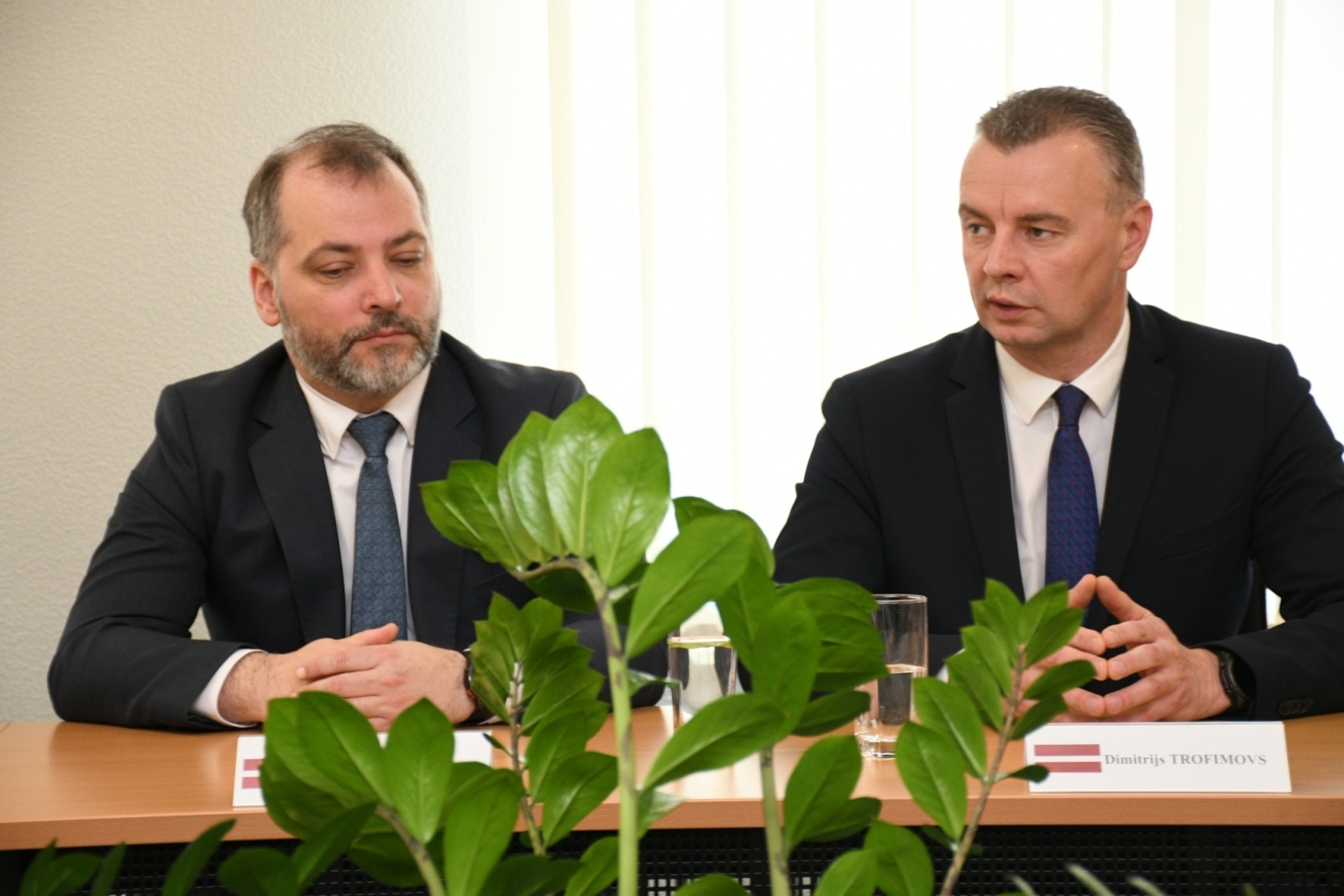 FOTO: Līguma parakstīšana