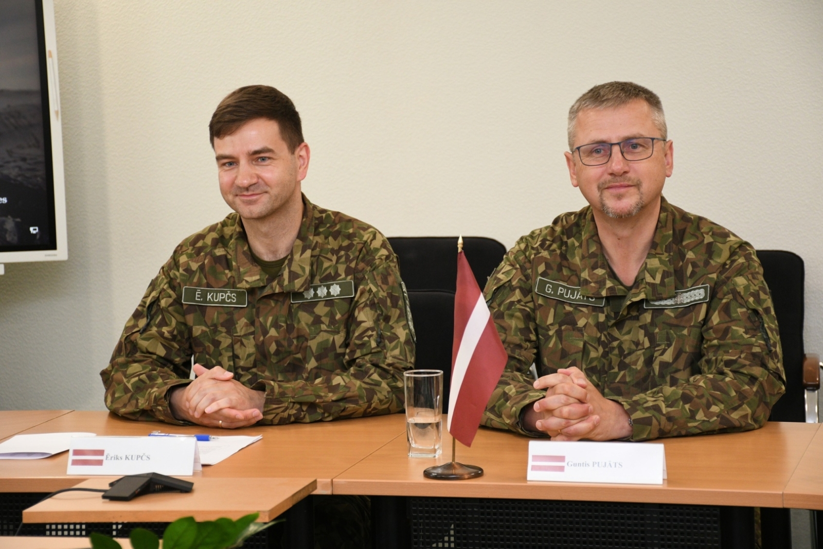 FOTO: Līguma parakstīšana