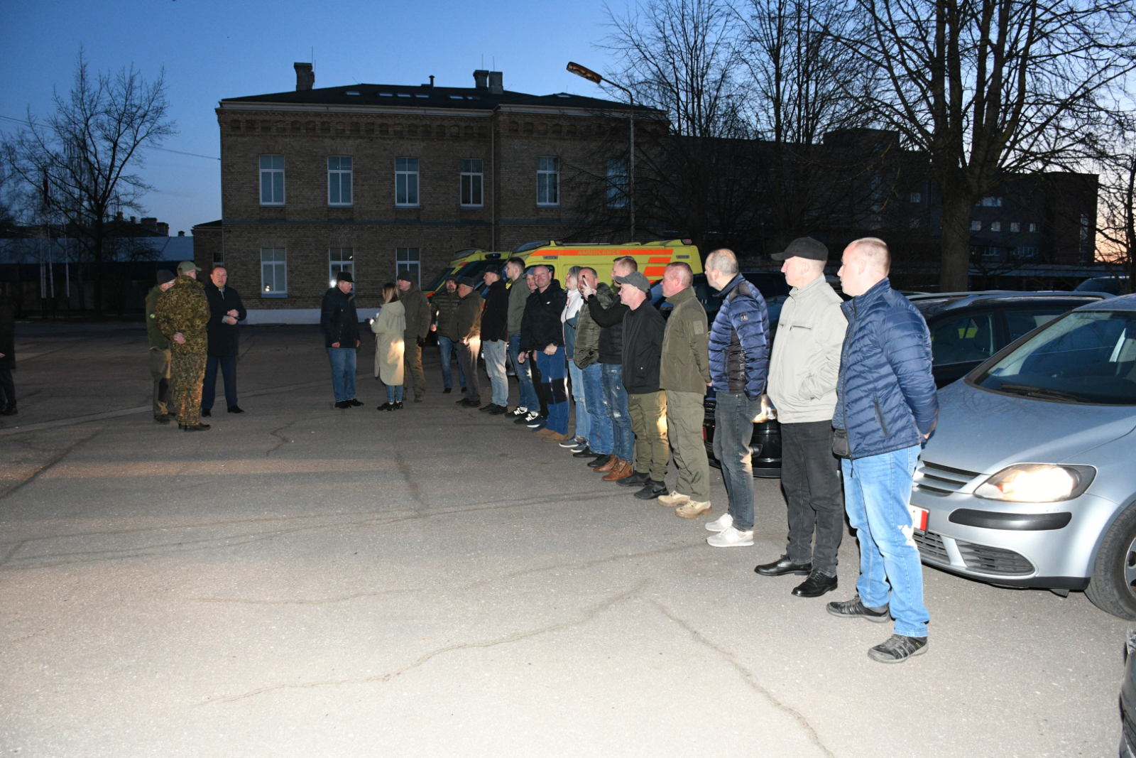 FOTO: Automašīnu konvojs uz Ukrainu