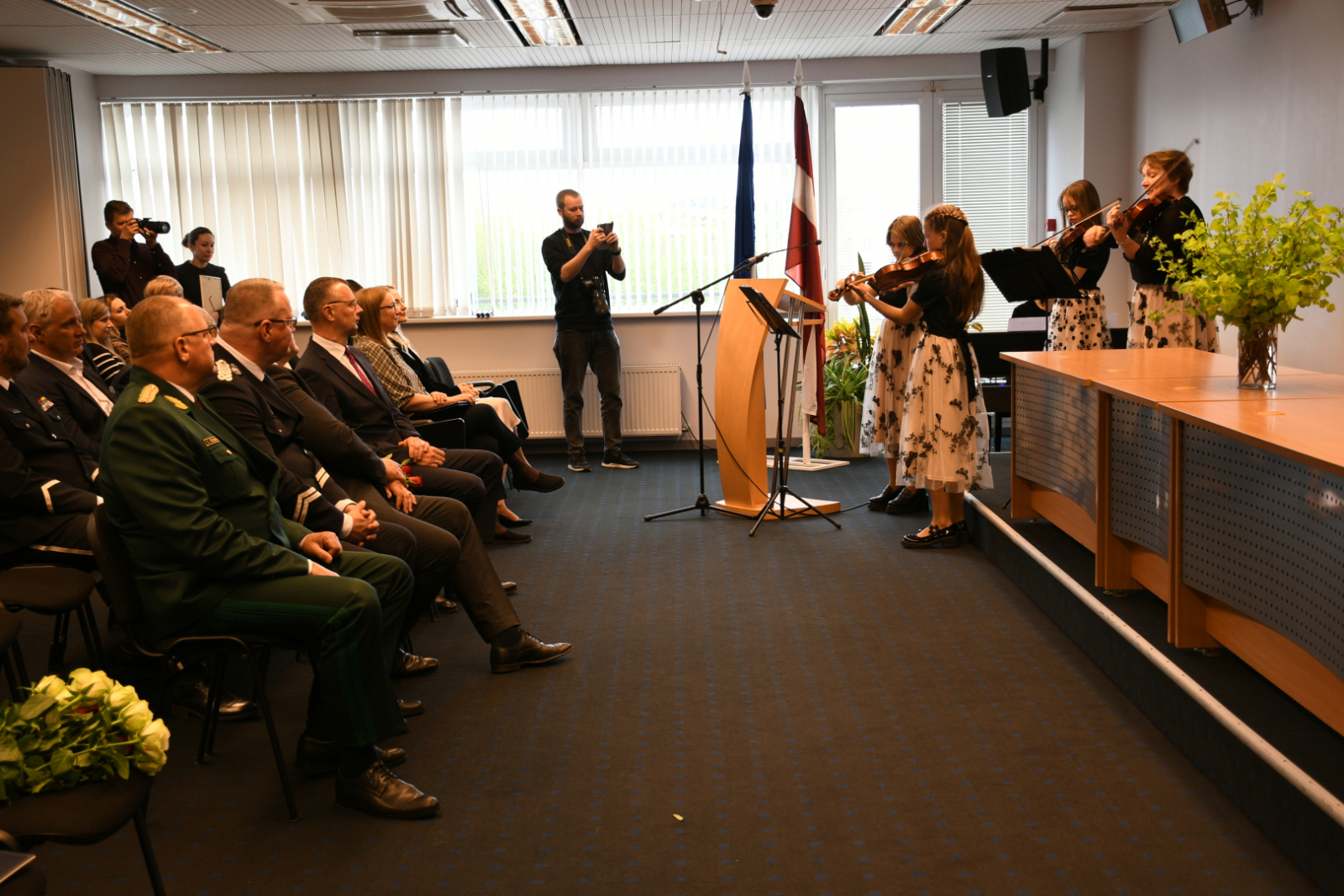 FOTO: Apbalvošana ministrijā