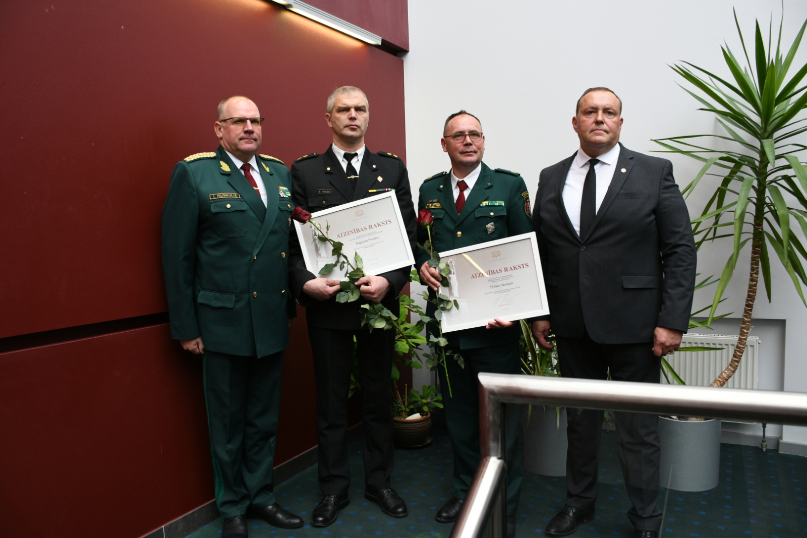 FOTO: Apbalvošana ministrijā