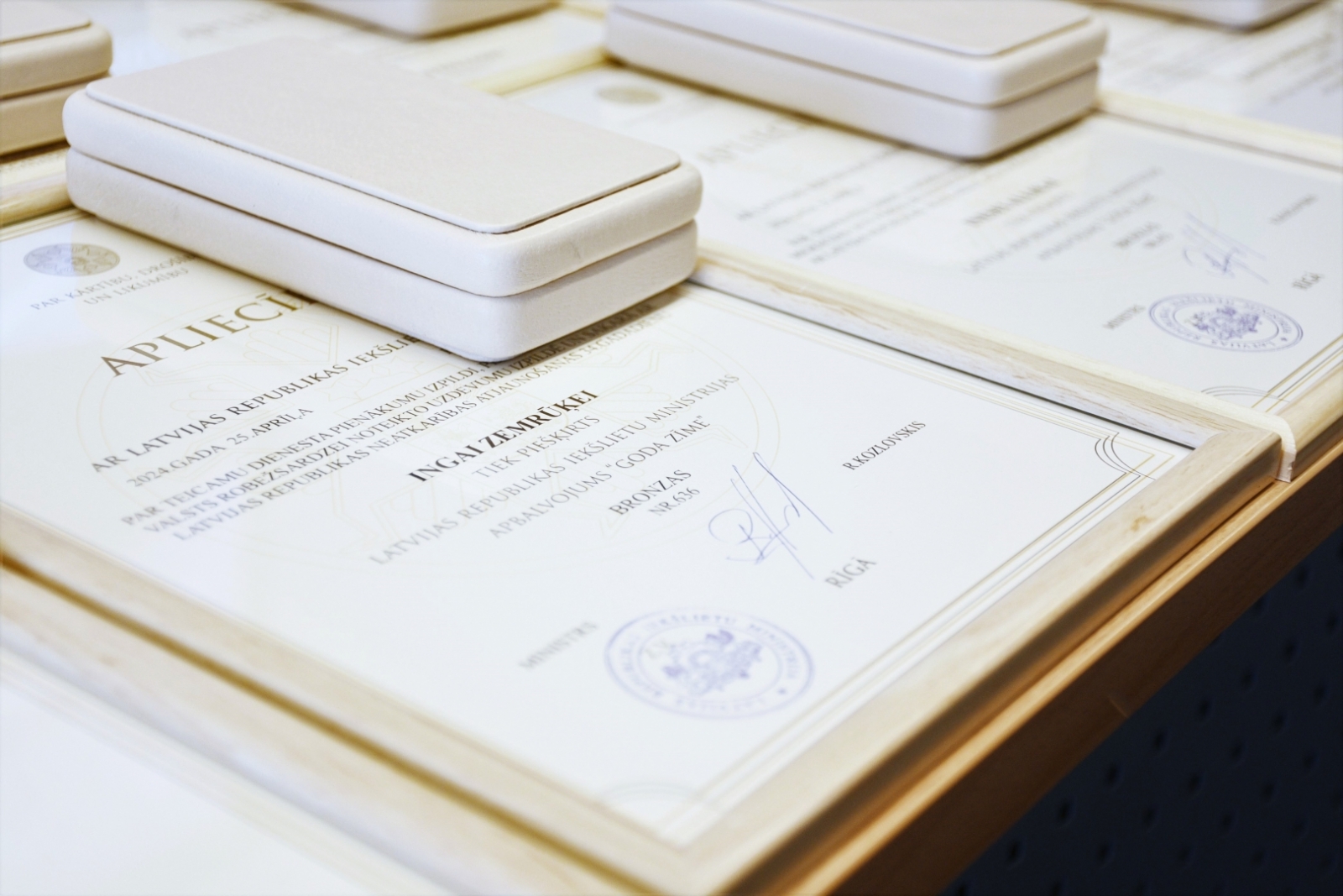FOTO: Robežsargi saņem apbalvojumus Iekšlietu ministrijā