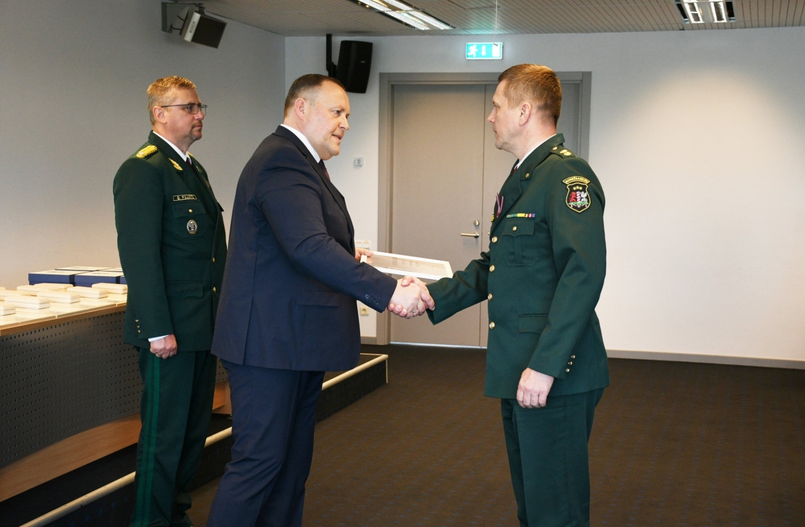 FOTO: Robežsargi saņem apbalvojumus Iekšlietu ministrijā