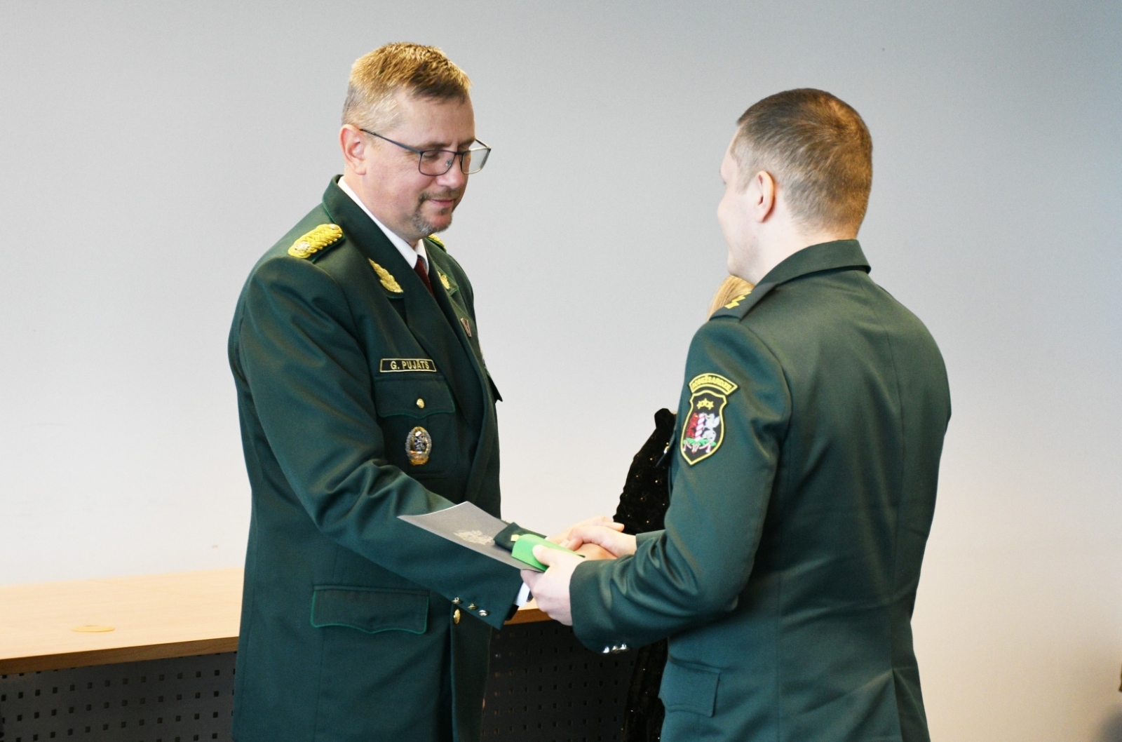 FOTO: Robežsargi saņem apbalvojumus Iekšlietu ministrijā