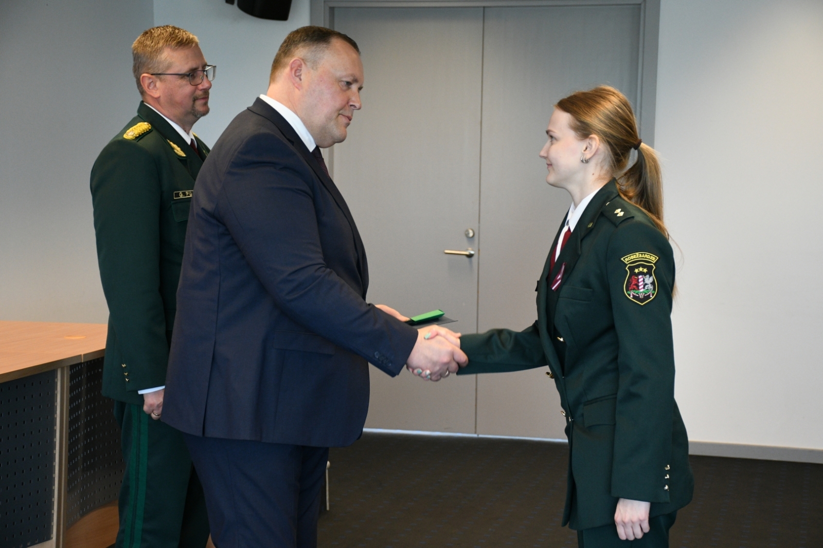 FOTO: Robežsargi saņem apbalvojumus Iekšlietu ministrijā