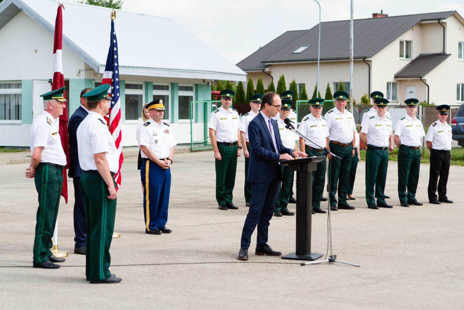 Foto: Valsts robežsardze saņem ASV dāvinājumu