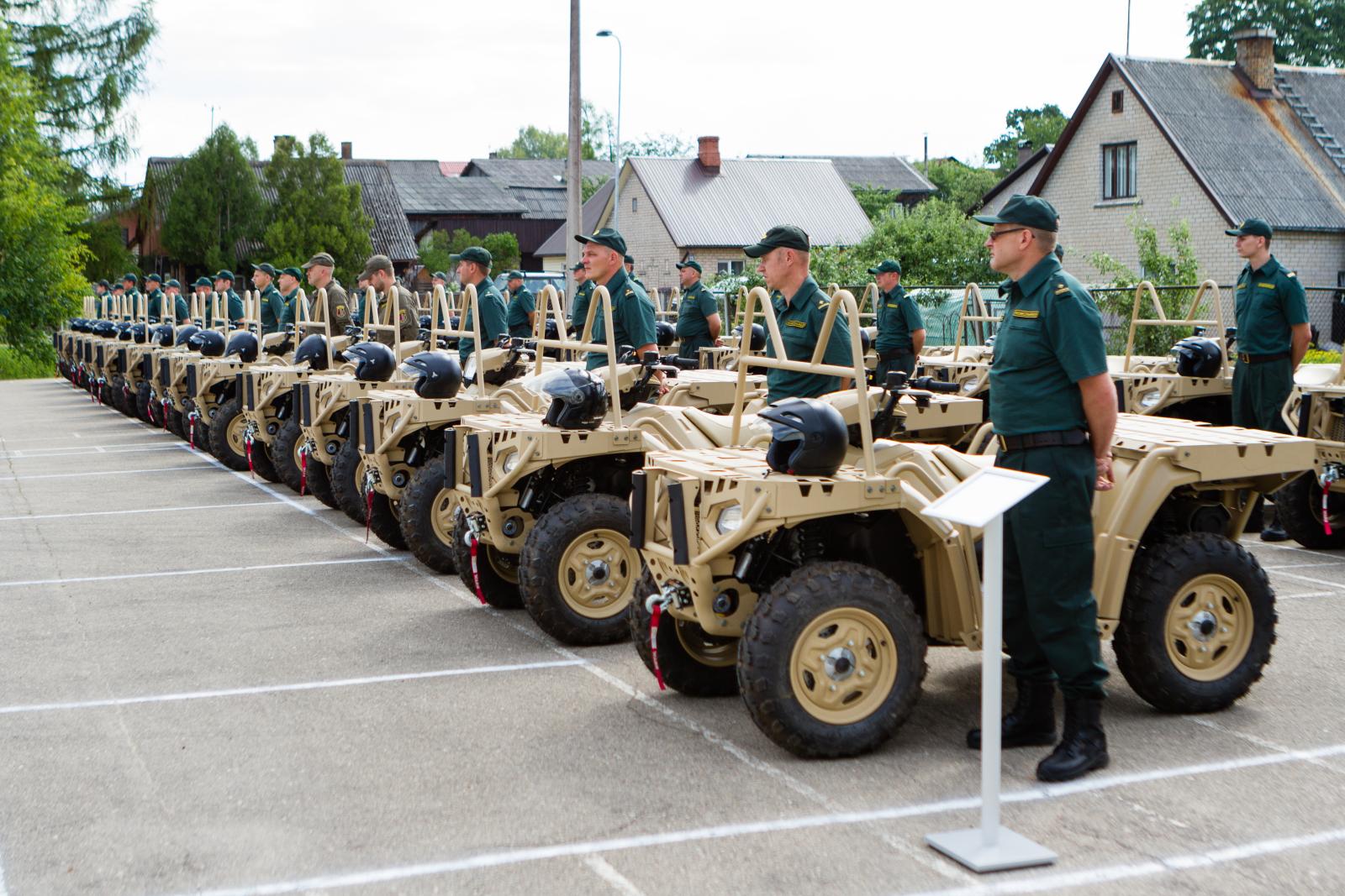 Foto: Valsts robežsardze saņem ASV dāvinājumu