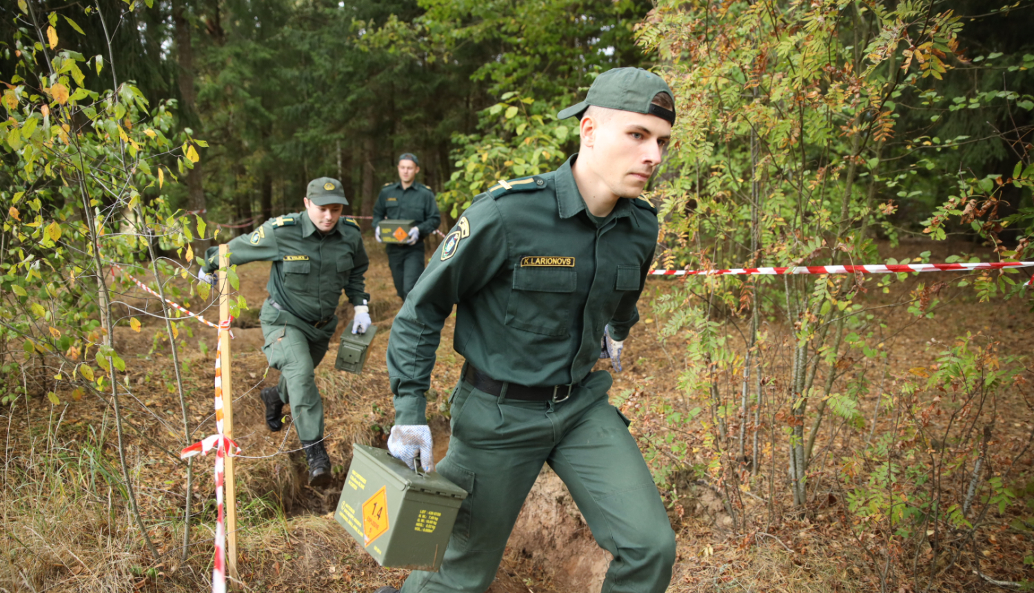 FOTO: Robežsargu norīkojuma sacensības