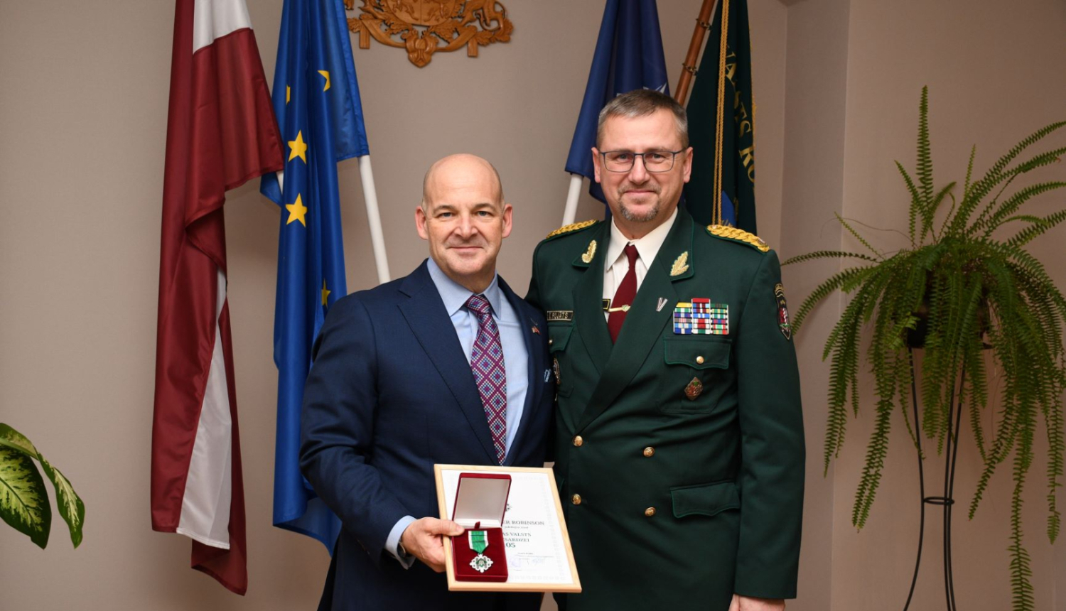 FOTO: Valsts robežsardzes priekšnieka ģenerāļa Gunta Pujāta tikšanās ar Amerikas Savienoto Valstu vēstnieku Latvijā Kristoferu Robinsonu