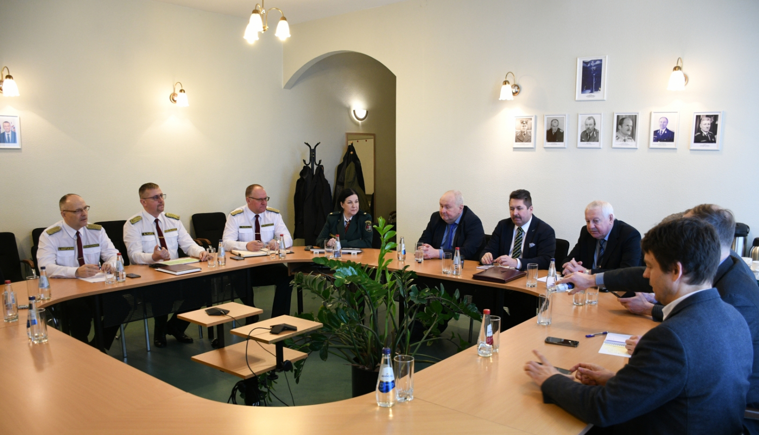 FOTO: Saeimas komisijas sēde
