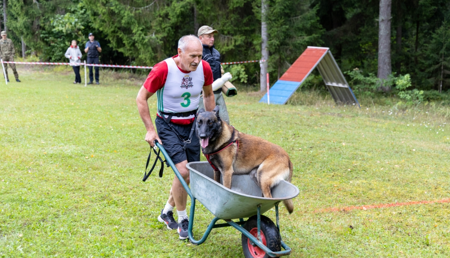 FOTO: Kinologu sacensības
