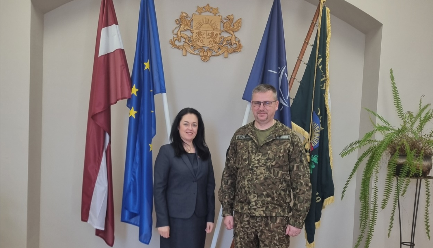 FOTO: VRS priekšnieks ar Moldovas vēstnieci LV