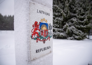 FOTO: Deputāti kopsēdē apmeklēja Latvijas-Baltkrievijas robežu
