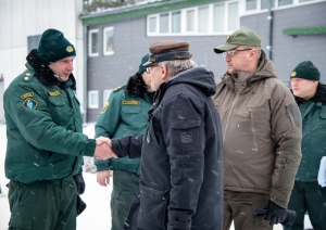 FOTO: Deputāti kopsēdē apmeklēja Latvijas-Baltkrievijas robežu