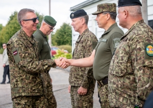 FOTO: Valsts prezidents apmeklē robežu