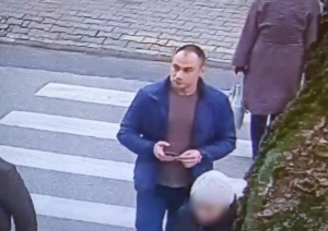 FOTO: Meklēšanā esoši vīrieši