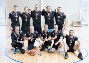 FOTO: Robežsargi spēlē basketbolu