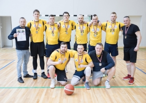 FOTO: Robežsargi spēlē basketbolu