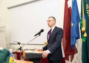 FOTO: Atskaites sanāksme