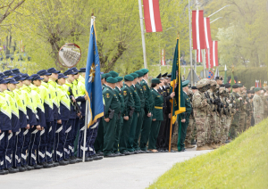 FOTO: Militārā parāde