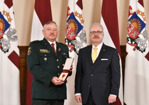 Robežsargi saņem valsts augstāko apbalvojumu