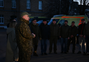 FOTO: Automašīnu konvojs uz Ukrainu