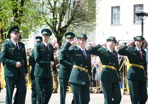 FOTO: Robežsargi piedalās 4. maija svinībās Rēzeknē