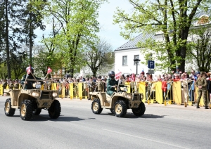 FOTO: Robežsargi piedalās 4. maija svinībās Rēzeknē