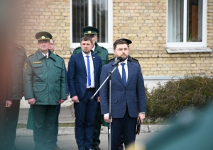 Valsts robežsardzei nodot Hersonas okupācijas laikā nosargāto Latvijas karogu