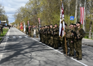 Robežsargi piedalās 4. maija svinībās Alūksnē