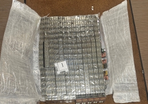 Robežsargi izņem 24 320 kontrabandas cigarešu