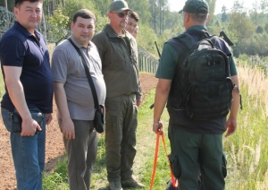 FOTO: Bomca  dalībnieki apmeklē robežu