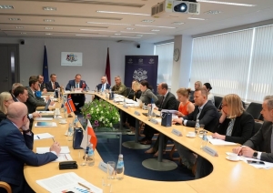 FOTO: Ministru delegāciju tikšanās