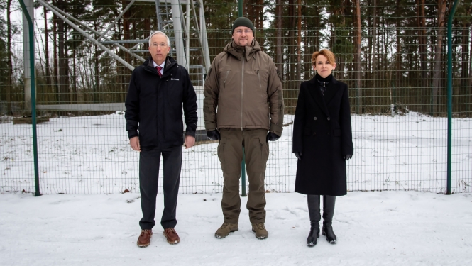 FOTO: ASV vēstnieks Latvijā uz robežas