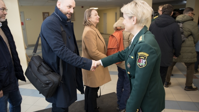 FOTO: Ārvalstu pārstāvniecību delegācijas apmeklē Valsts robežsardzi